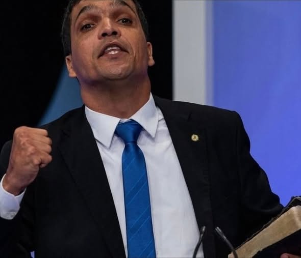 cabo-daciolo-oficializa-pre-candidatura-a-presidencia-e-volta-ao-cenario-politico-nacional