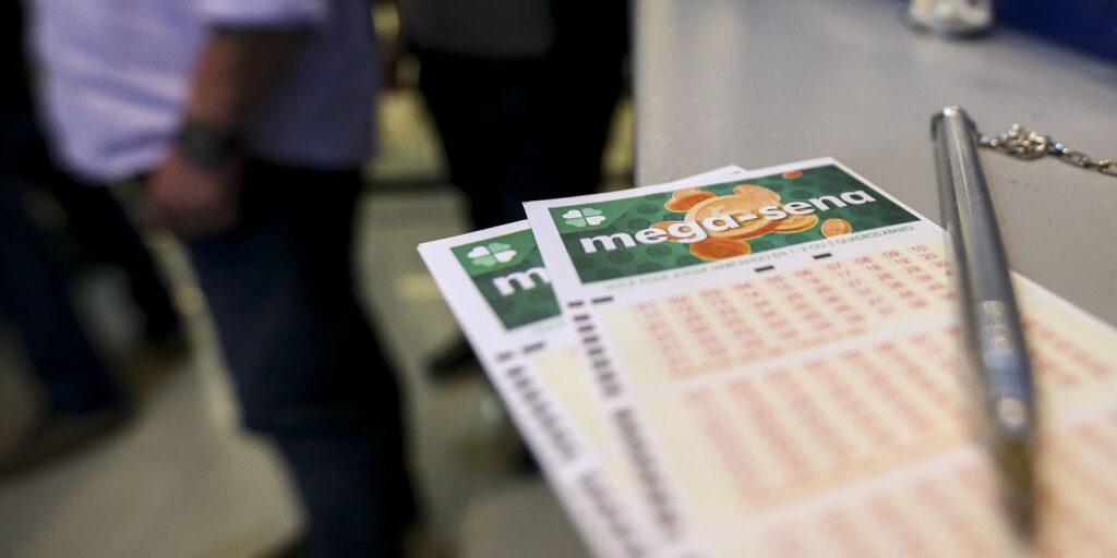 mega-sena-acumula-e-premio-principal-vai-para-r$-32-milhoes