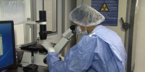 como-cientistas-“curaram”-infectados-com-hiv