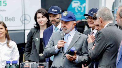 lula-diz-que-ainda-nao-e-possivel-abrir-mao-de-combustiveis-fosseis