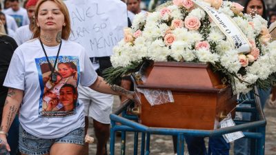 ultimos-corpos-de-pessoas-assassinadas-em-operacao-no-rio-deixam-o-iml