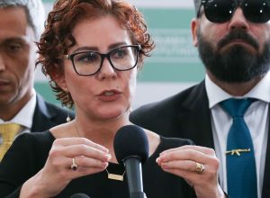 zambelli-deve-ficar-presa-em-brasilia-se-for-extraditada-pela-italia