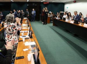 ccj-aprova-admissibilidade-de-propostas-que-acabam-com-escala-6×1