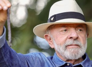 lula-vai-a-sp-para-tirar-excesso-de-pele-na-cabeca-e-tratar-tendinite