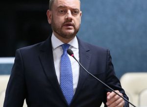 zanin-mantem-presidente-do-tjrj-no-cargo-de-governador-interino-do-rio