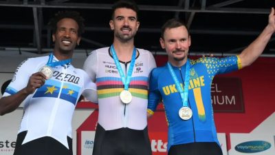 lauro-chaman-e-ouro-em-etapa-a-copa-do-mundo-de-ciclismo-de-estrada