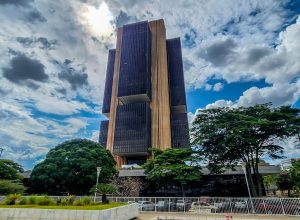 juros-pressionam-a-divida-mais-que-gastos-publicos,-dizem-economistas