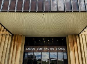 mercado-eleva-previsao-da-inflacao-para-5,04%-este-ano