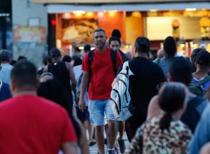 desemprego-chega-a-5,8%-no-trimestre-encerrado-em-abril,-diz-ibge