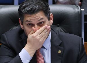 alcolumbre-mantem-silencio-sobre-6×1-e-oposicao-tenta-preservar-escala