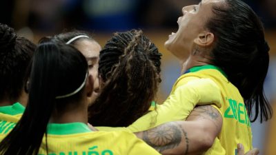 em-virada-relampago,-selecao-brasileira-feminina-vence-estados-unidos