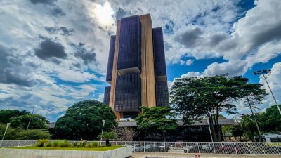 pec-no-senado-facilita-cooptacao-do-banco-central,-dizem-economistas