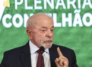 governo-estuda-devolucao-de-celular-roubado-nos-correios,-diz-lula