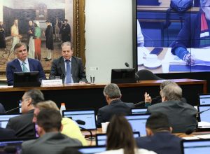 comissao-da-camara-aprova-reducao-da-maioridade-penal-para-16-anos