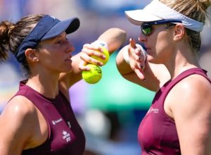 luisa-stefani-estreia-bem-em-wimbledon,-mas-joao-fonseca-da-adeus