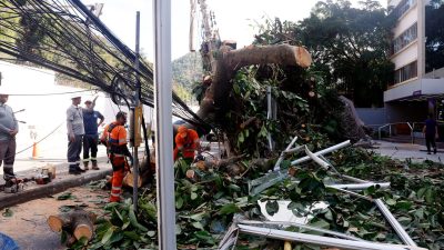 mais-de-26-mil-imoveis-seguem-sem-energia-no-estado-do-rio