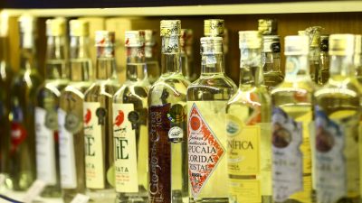 cresce-o-numero-de-estabelecimentos-na-cadeia-produtiva-da-cachaca