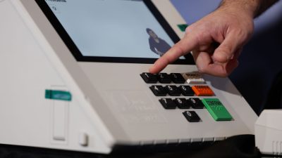 assinatura-digital-e-lacracao-impedem-alteracao-em-sistemas-eleitorais