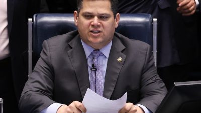 governo-pede-a-alcolumbre-que-instale-comissao-sobre-mp-das-blusinhas
