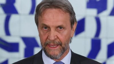 apos-avc-isquemico,-lider-do-pt-na-camara-continua-internado