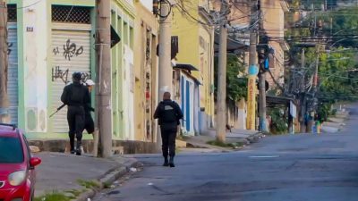 pm-do-rj-prende-13-em-acao-contra-comando-vermelho;-4-morreram