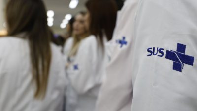 saude-estende-atuacao-de-676-medicos-especialistas-no-sus