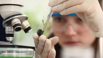 premio-para-mulheres-e-meninas-cientistas-abre-inscricoes-ate-outubro