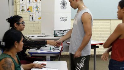 caminhos-da-reportagem: importancia-do-voto-para-jovens-e-idosos