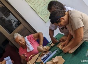 Oficina de arte no CAPS de Ibirataia promove cuidado em saúde mental com produção para o Dia das Mães