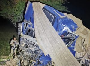 Acidente entre dois caminhões na BA-046 entre Milagres e Iaçu deixa quatro mortos e veículos destruídos na pista